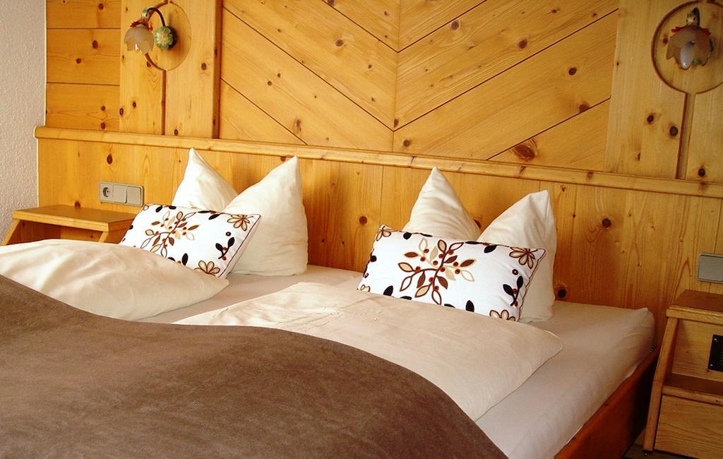 Hotel Garni Apart Elfriede فس الغرفة الصورة