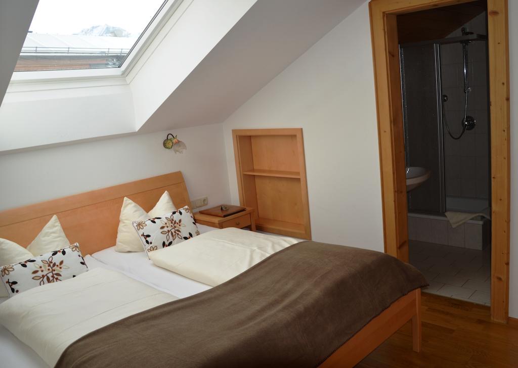 Hotel Garni Apart Elfriede فس الغرفة الصورة