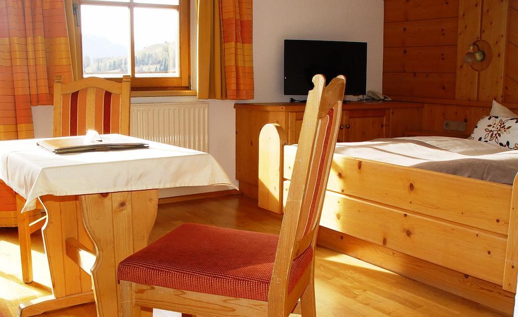 Hotel Garni Apart Elfriede فس الغرفة الصورة