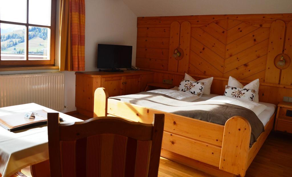 Hotel Garni Apart Elfriede فس الغرفة الصورة